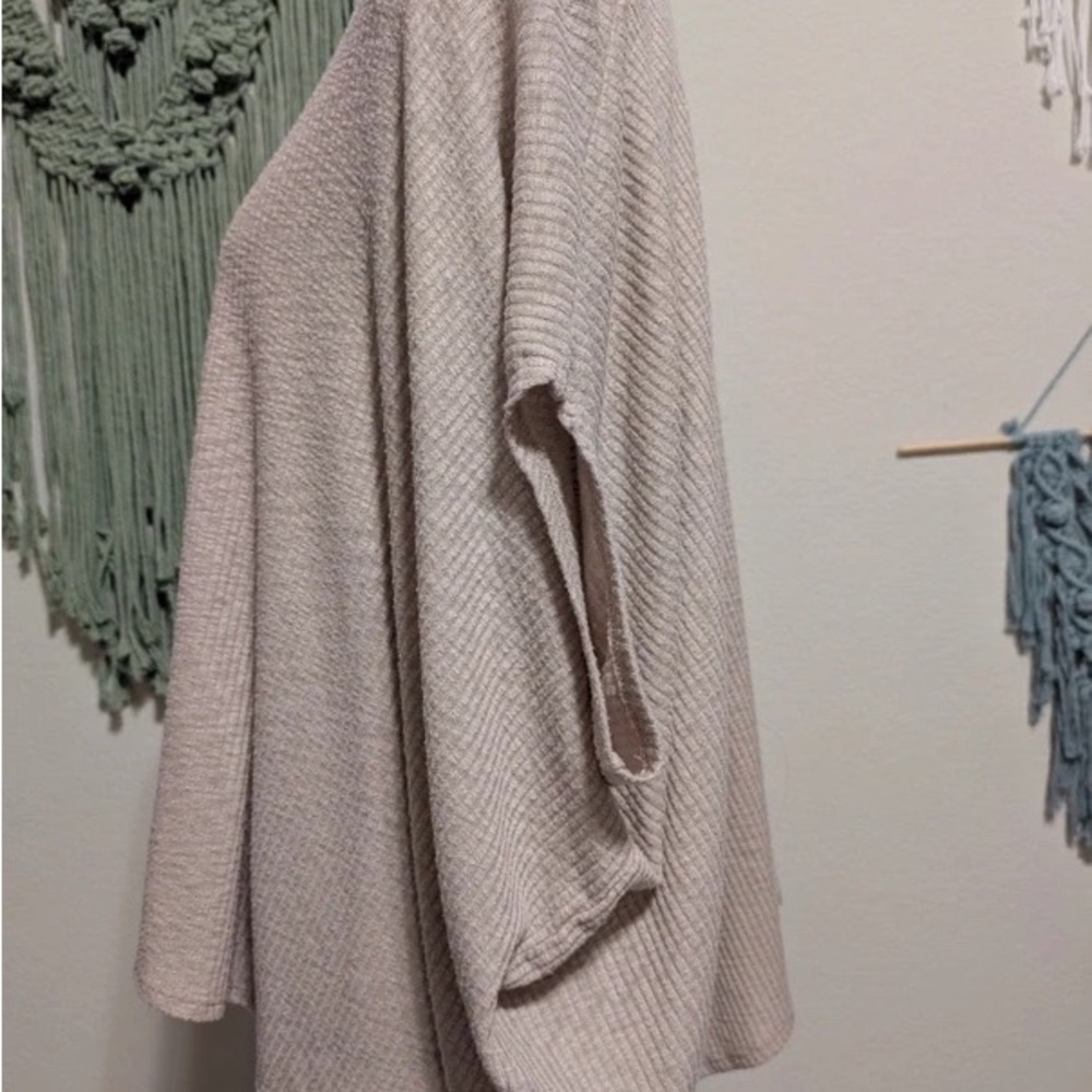 Women's Long-Sleeve Performance Top - Light Pink - Picture 2 of 2